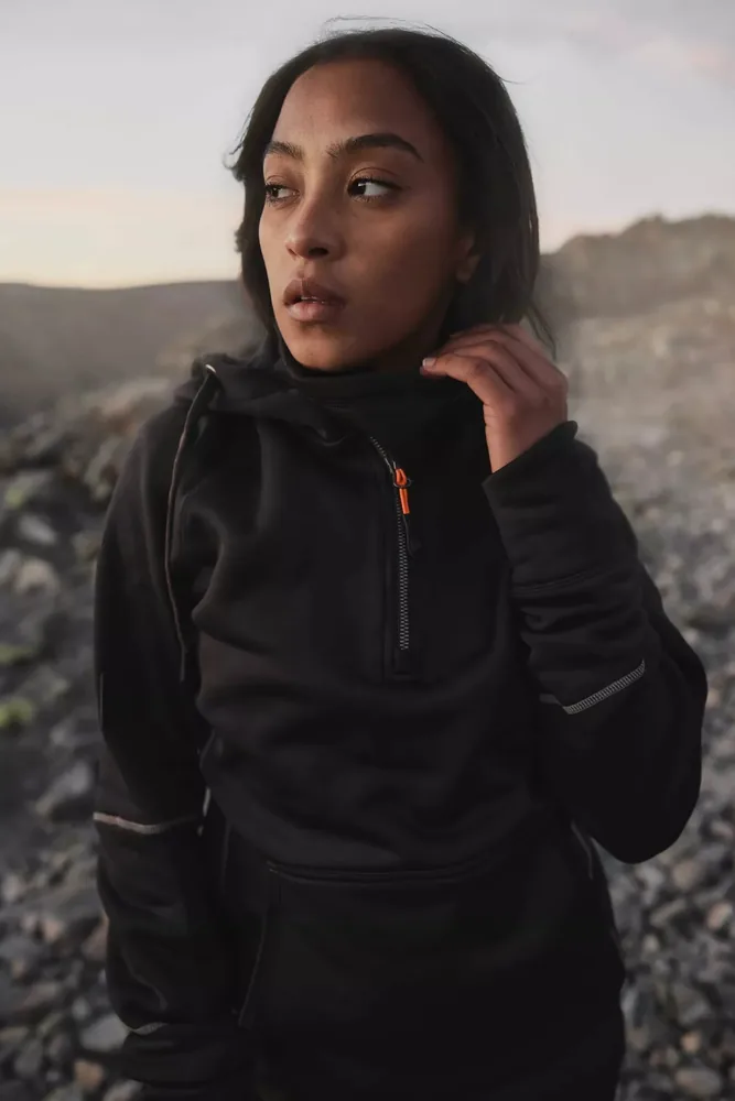 Yuli Caicedo – Comercial